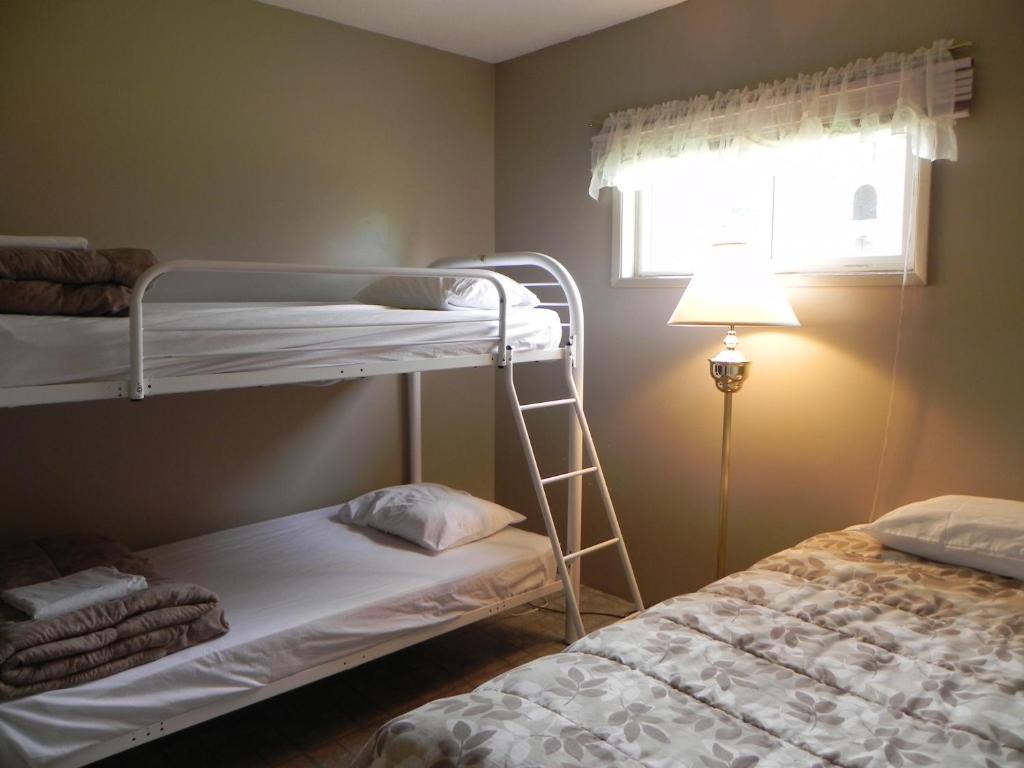 Destiny Beach Resort Osoyoos Room photo
