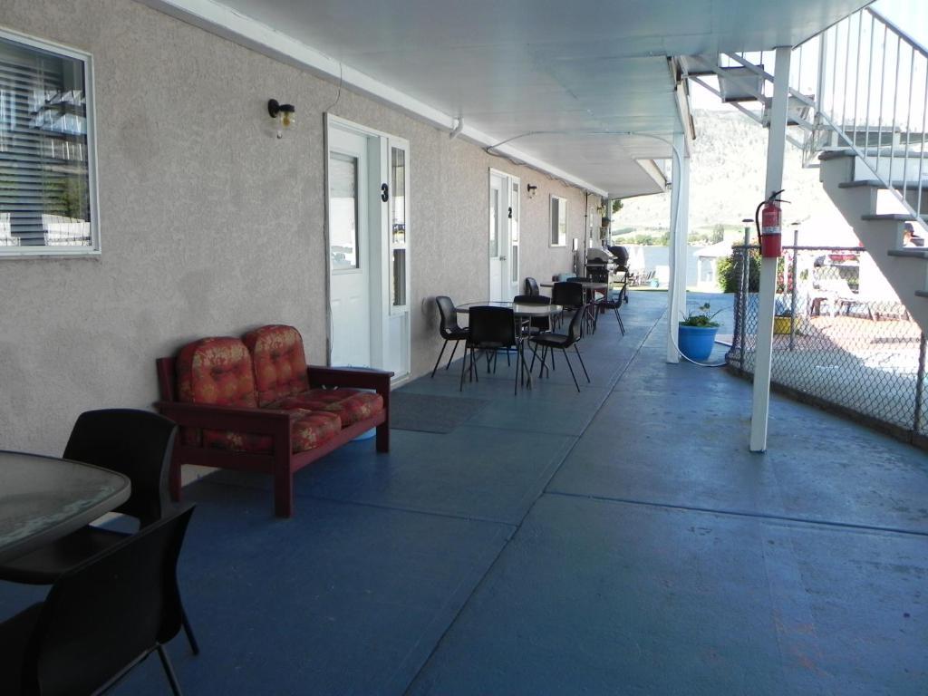 Destiny Beach Resort Osoyoos Exterior photo